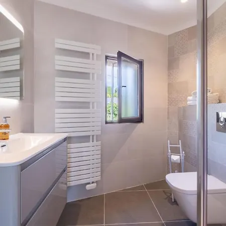Вилла Calm Family House With Swimming Pool *