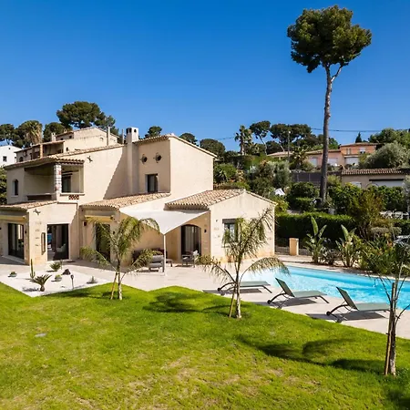 Calm Family House With Swimming Pool Вилла Антиб